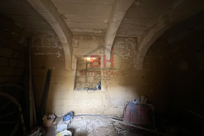 5C654C06-A2EA-488B-9C84-E2708E0B57E9