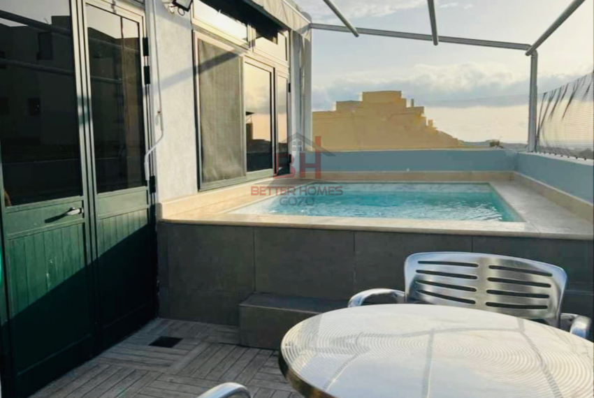 4BF1FC70-6996-4D39-9C4B-BF1D1E18A373