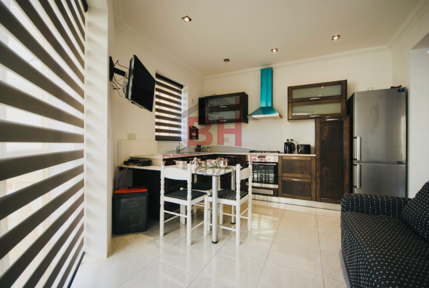 52D8FBFC-569D-4008-AD68-D07E0B3B3C5E